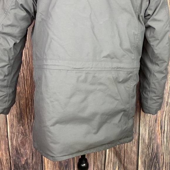 LIKE NEW • The North Face McMurdo Heavy Down Parka- Men’s Medium - Picture 9 of 16